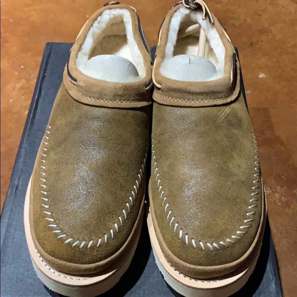 UGG SLIP ON